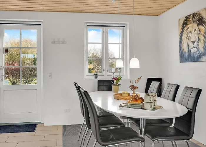 Amazing In With Kitchen Дом отдыха