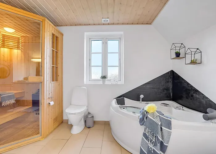 Дом отдыха Amazing In With Kitchen Ulfborg
